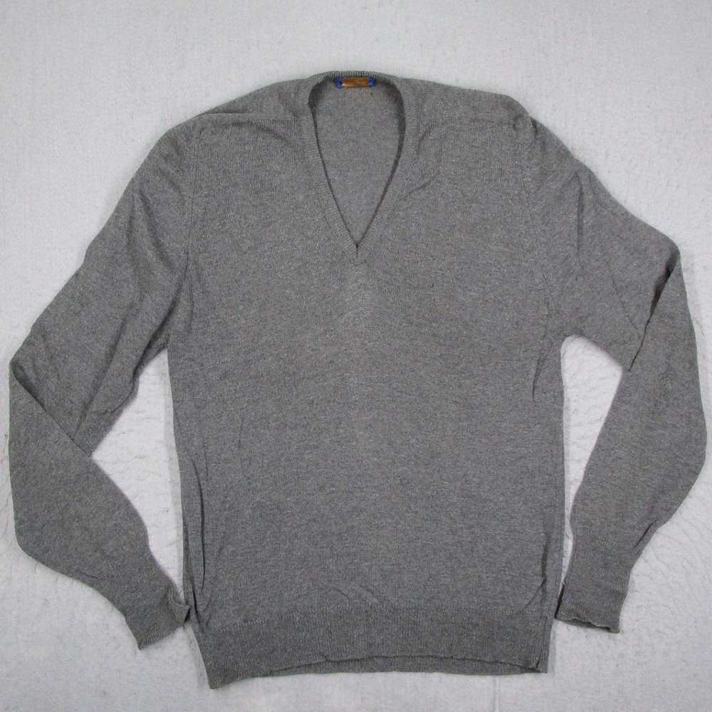 Pendleton Mens Large V-Neck Sweater Gray 100% Virgin Wool Knit Pullover L